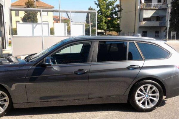 applicazione-pellicole-oscuranti-vetro-nero-auto-carrozzeria-cuneo-8